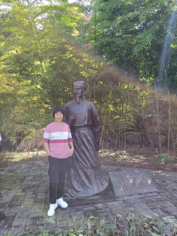 秋天的菊花的第一张照片--百色相亲服务中心