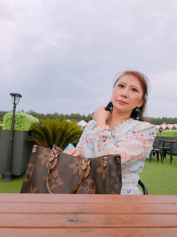 鸿运来的第一张照片--百色相亲服务中心