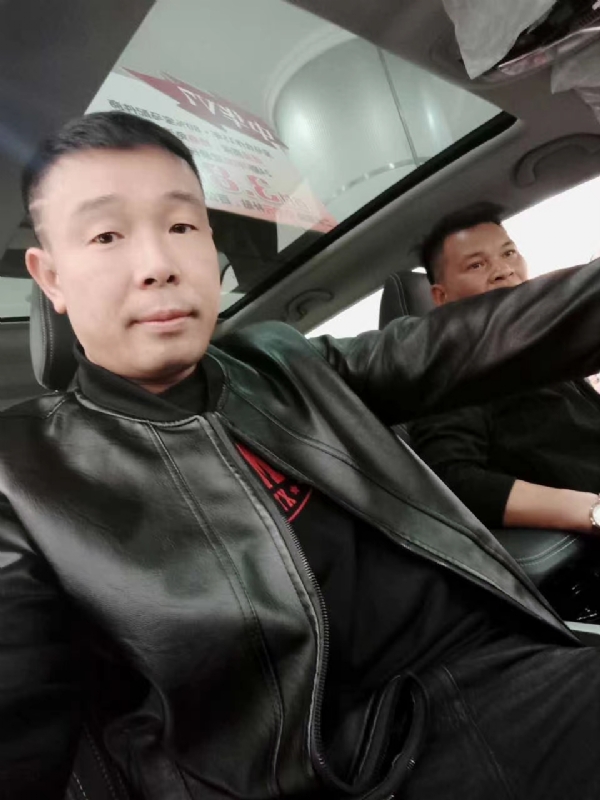 醉红尘的第一张照片--百色相亲服务中心