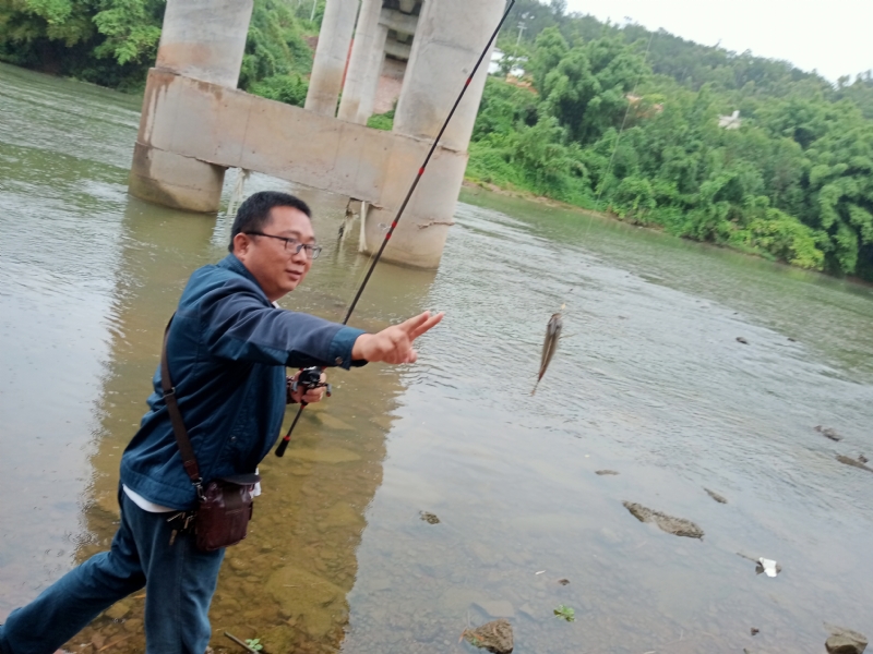 峰的第二张照片--百色相亲服务中心