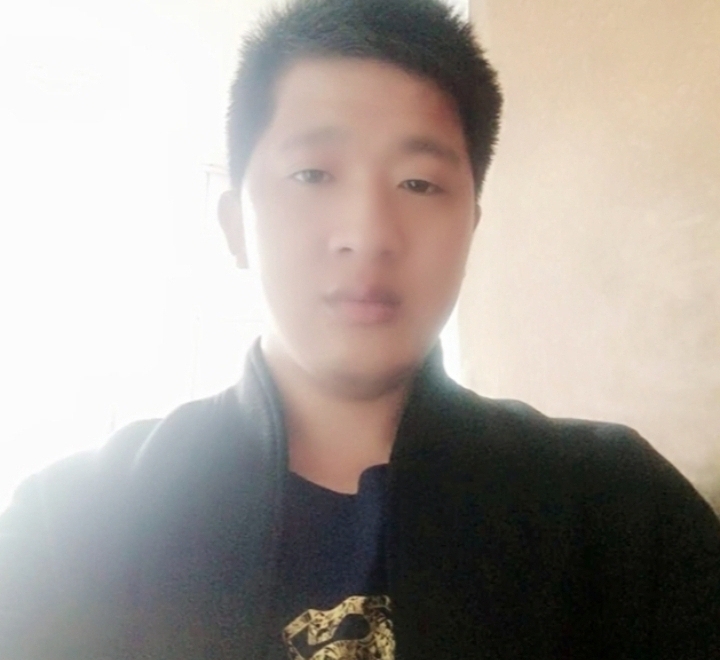 形影不离的第一张照片--百色相亲服务中心