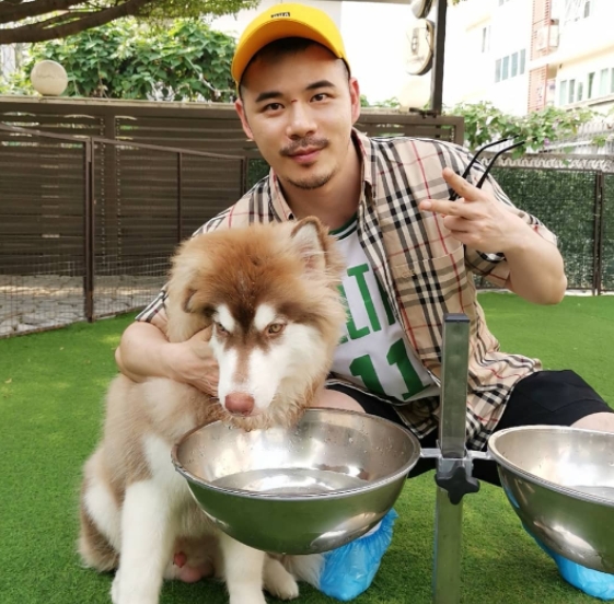 坚持的第一张照片--百色相亲服务中心