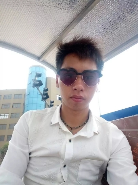 寻缘的第一张照片--百色相亲服务中心