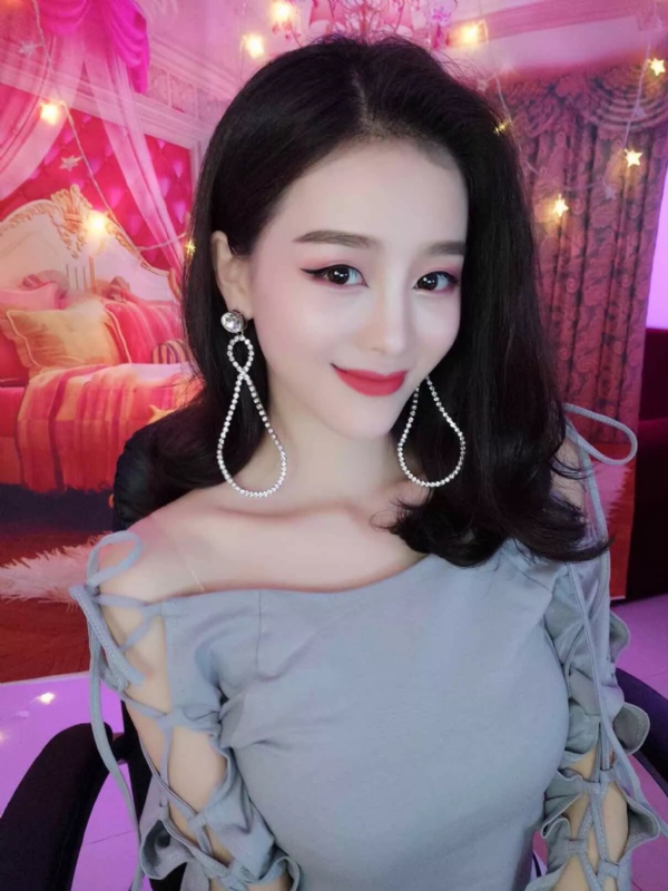 Cici的第三张照片--百色相亲服务中心