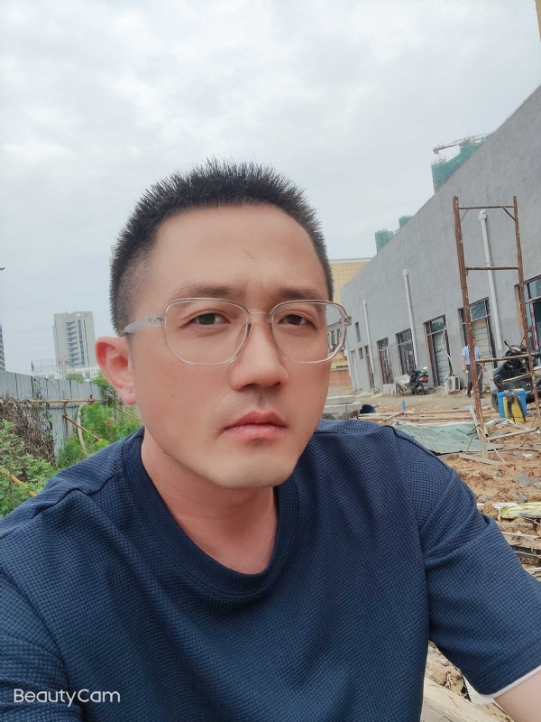 清风烈酒的第二张照片--百色相亲服务中心