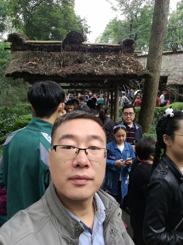 撑起一片天的第一张照片--百色相亲服务中心