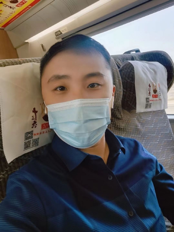 孤独的小屁猪的第二张照片--百色相亲服务中心