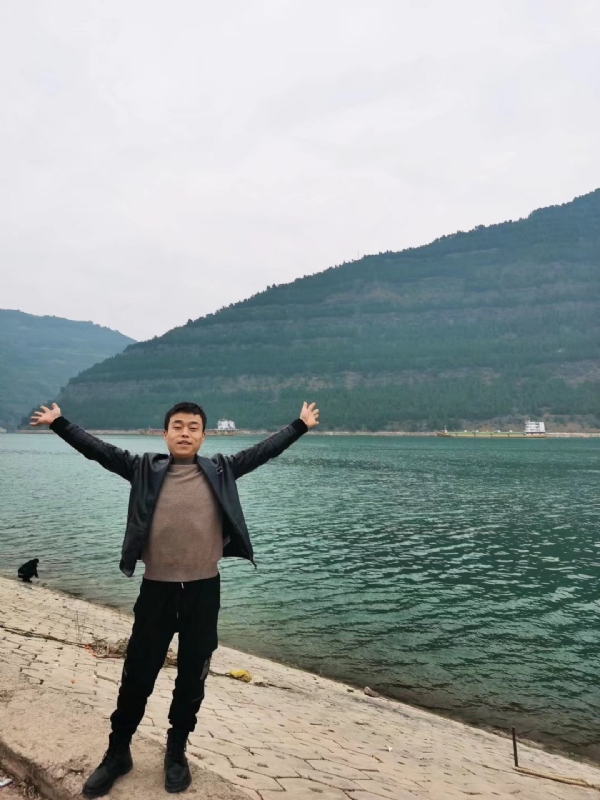 寂寞的风的第一张照片--百色相亲服务中心