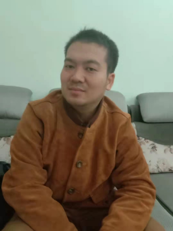 艺民的第一张照片--百色相亲服务中心