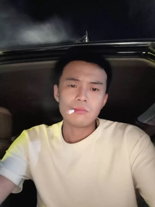 爱睡觉的土拨鼠的第一张照片--百色相亲服务中心