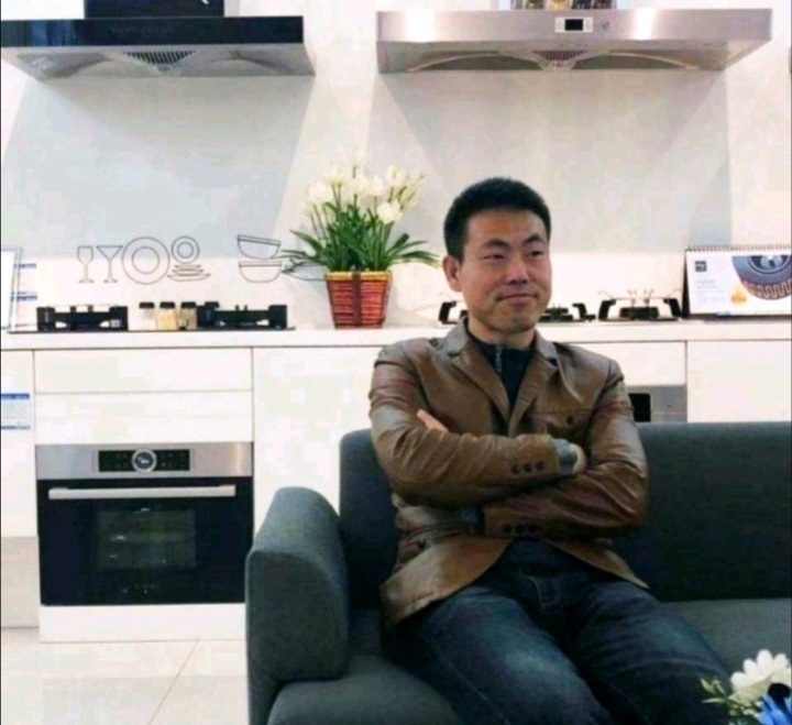 奋斗的执着的第一张照片--百色相亲服务中心