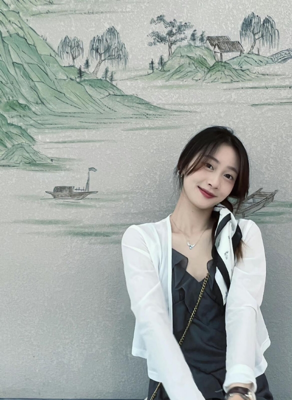 小趴菜的第一张照片--百色相亲服务中心