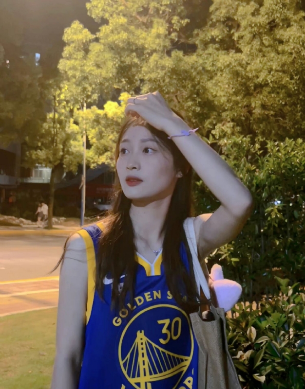 小趴菜的第三张照片--百色相亲服务中心