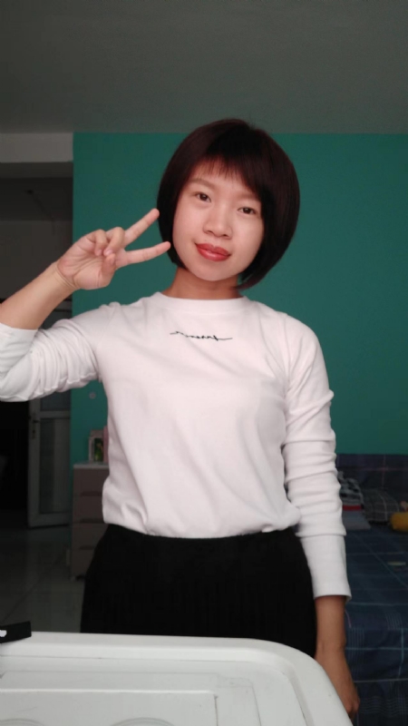 向日葵的第一张照片--百色相亲服务中心