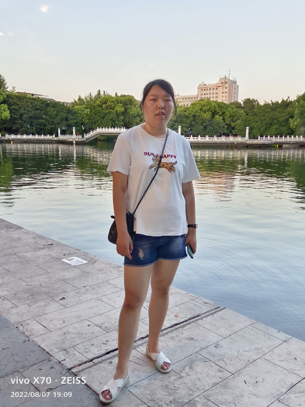 幸福触手可及的第一张照片--百色相亲服务中心