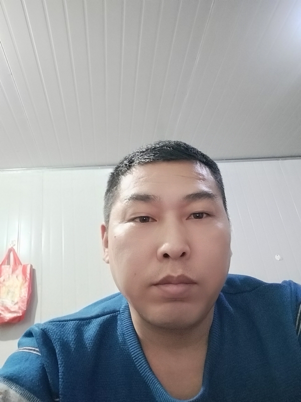 开着拖拉机去兜风的第一张照片--百色相亲服务中心