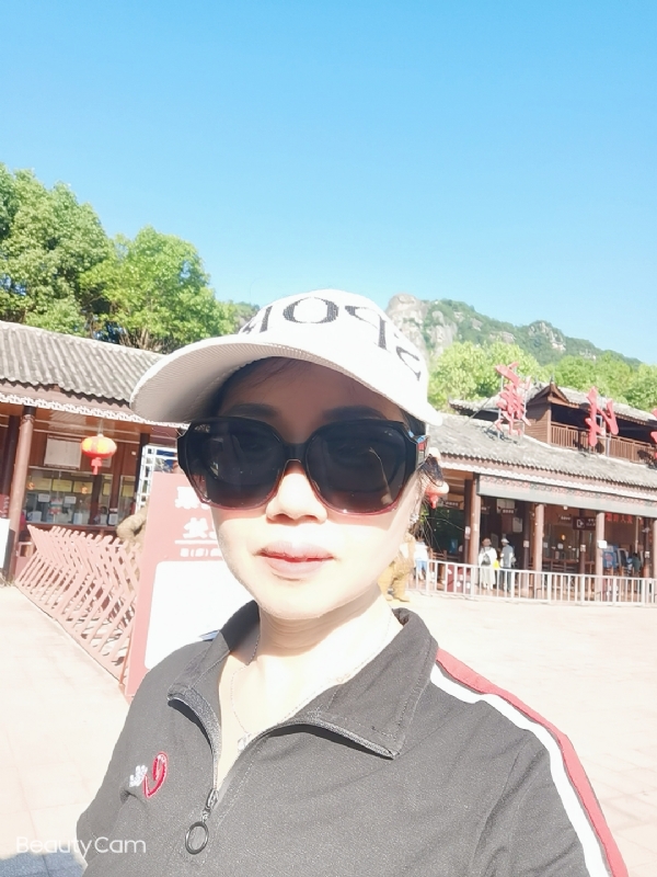 山百合的第一张照片--百色相亲服务中心