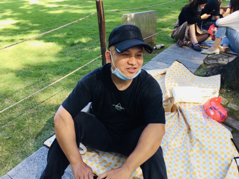 好大一颗石头的第一张照片--百色相亲服务中心