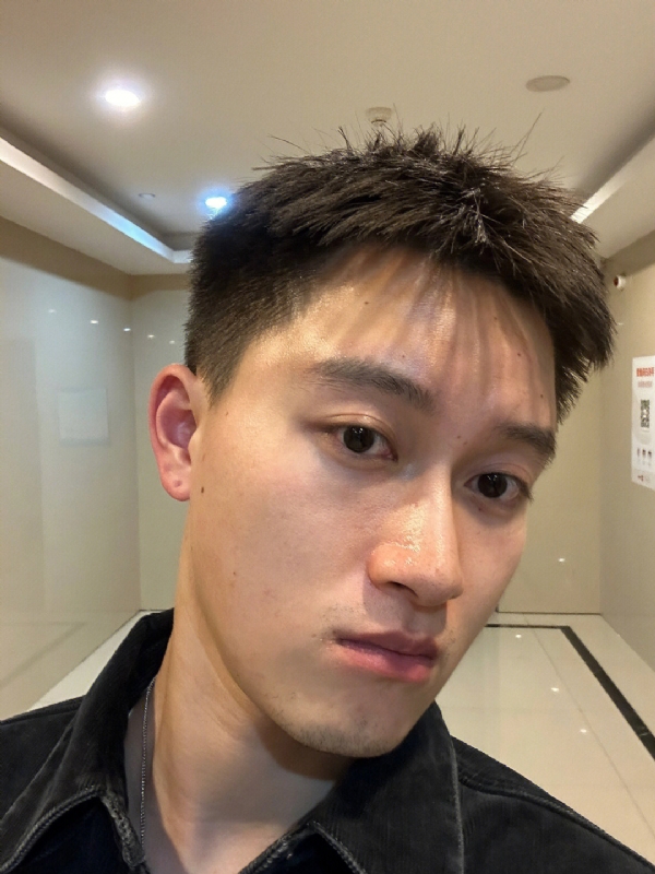 月光之下的第一张照片--百色相亲服务中心