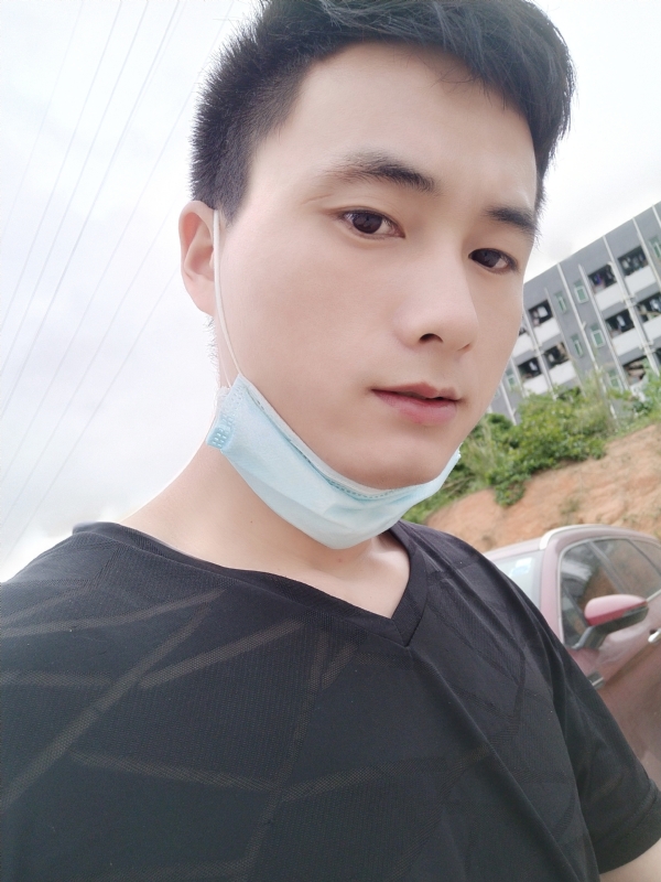 何凡的第二张照片--百色相亲服务中心