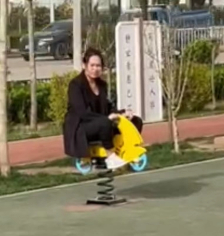 郎海英的第一张照片--百色相亲服务中心