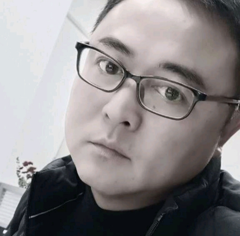 小石头的第一张照片--百色相亲服务中心