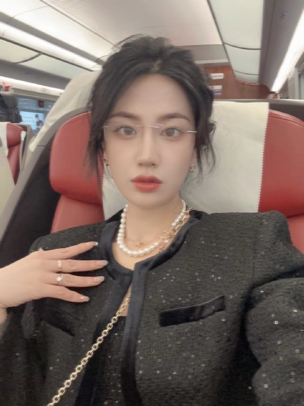 Alma的第三张照片--百色相亲服务中心