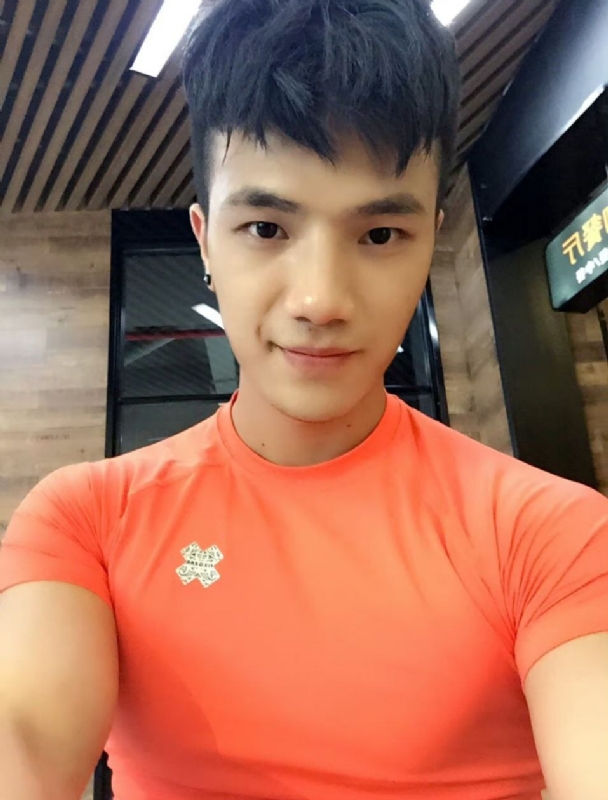 航航的第一张照片--百色相亲服务中心