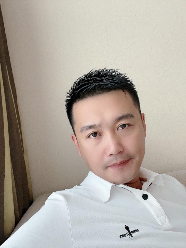 笑望人非的第一张照片--百色相亲服务中心