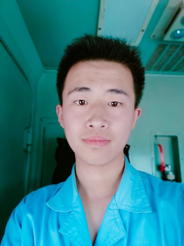 生而为人的第三张照片--百色相亲服务中心