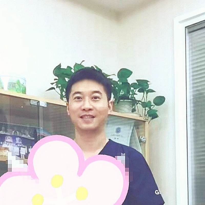 大手牵小手的第二张照片--百色相亲服务中心