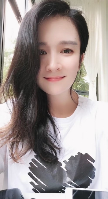 晨曦的第一张照片--百色相亲服务中心