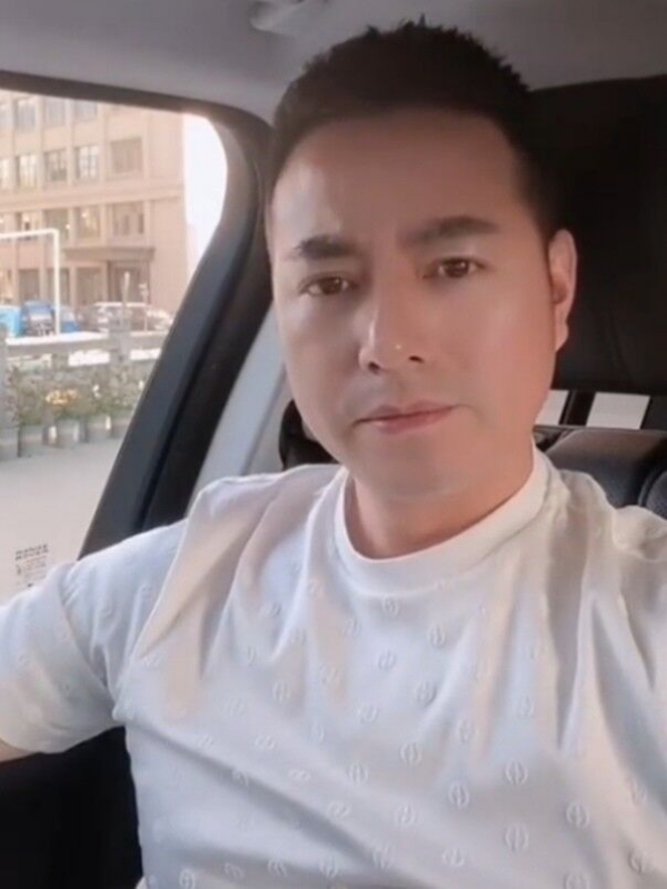 勿忘初心的第一张照片--百色相亲服务中心