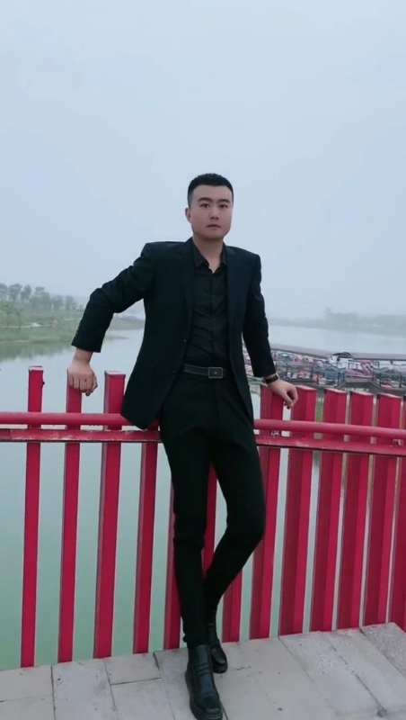 Albert的第一张照片--百色相亲服务中心