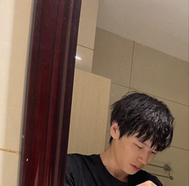 无眠的第一张照片--百色相亲服务中心