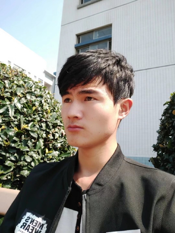 阳光男孩的第四张照片--百色相亲服务中心