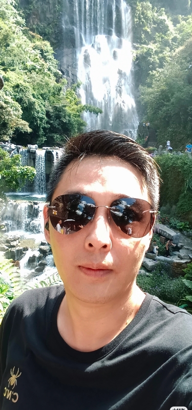 小小帅哥的第一张照片--百色相亲服务中心