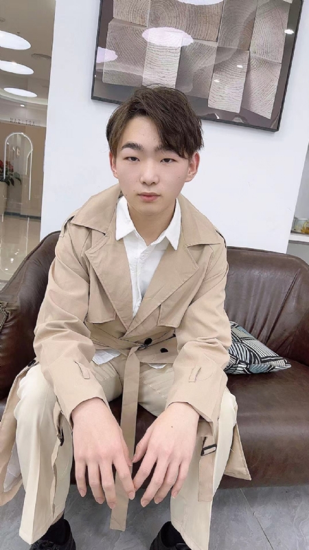 啊哲的第二张照片--百色相亲服务中心