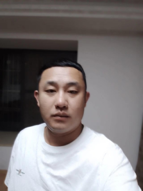 魔尊的第一张照片--百色相亲服务中心