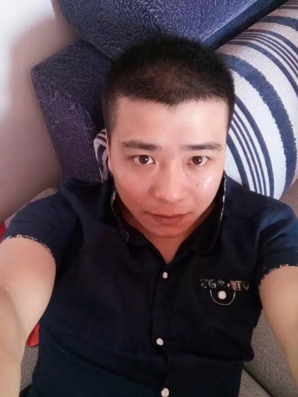 漫步的面包的第一张照片--百色相亲服务中心