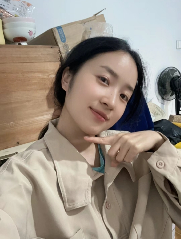 多喝热水的第二张照片--百色相亲服务中心