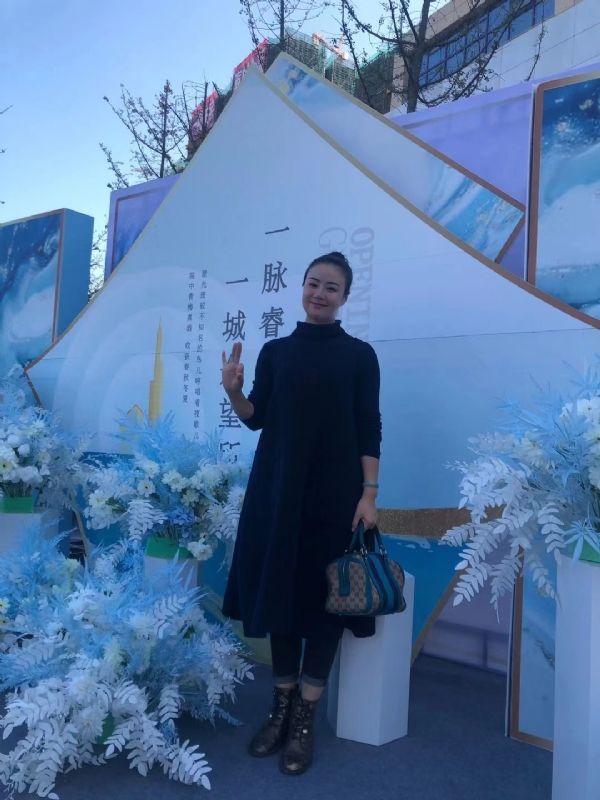 英子的第一张照片--百色相亲服务中心