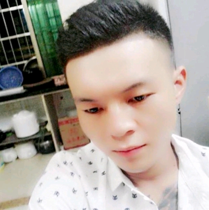 子龙的第一张照片--百色相亲服务中心