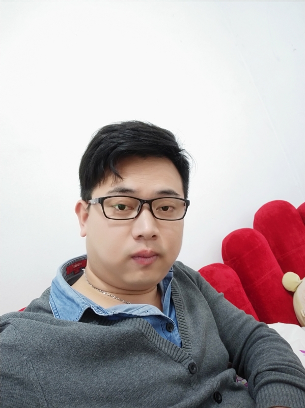 何必在亿的第一张照片--百色相亲服务中心