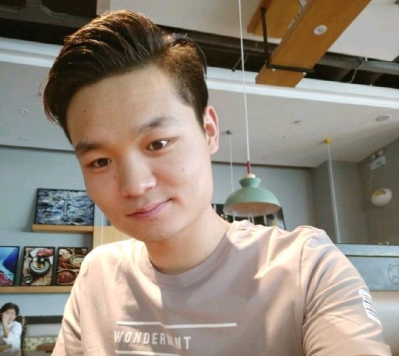 裴海洋的第一张照片--百色相亲服务中心