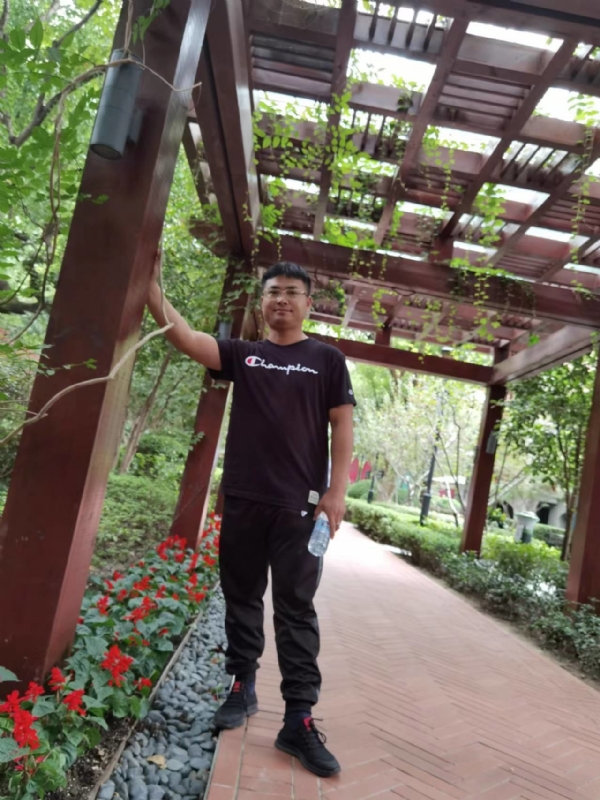 会飞的鱼的第一张照片--百色相亲服务中心