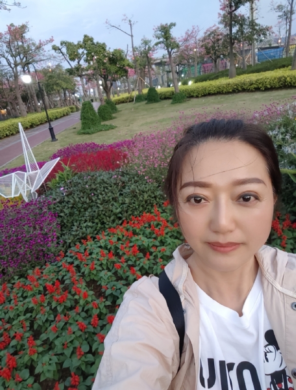 m云朵的第一张照片--百色相亲服务中心