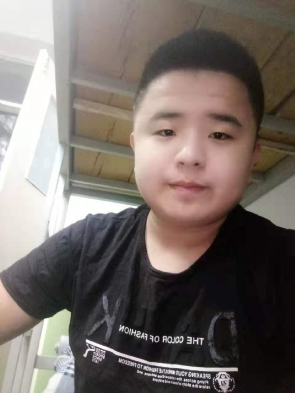 打小就爱淘气的第一张照片--百色相亲服务中心