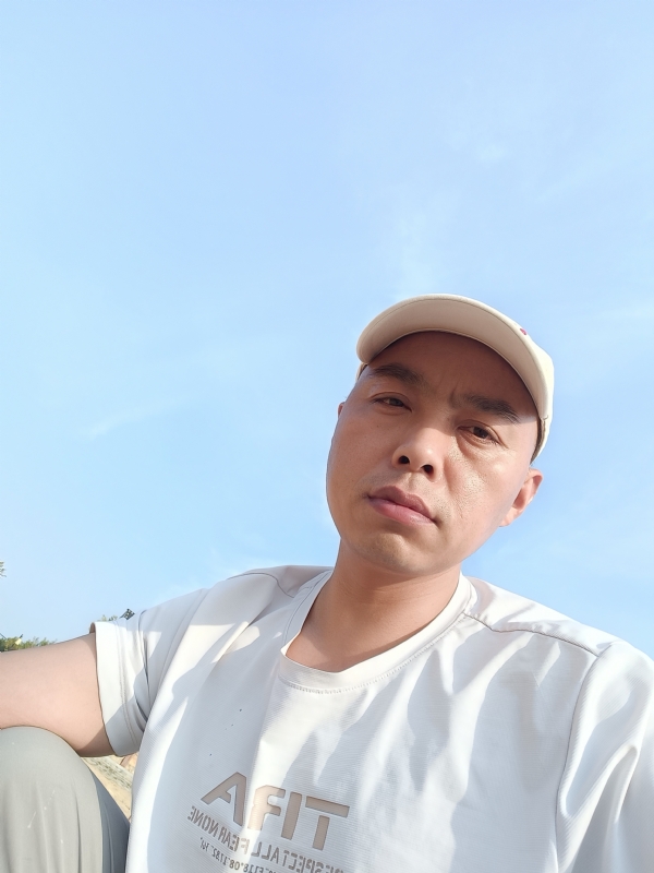 哥哥的第一张照片--百色相亲服务中心