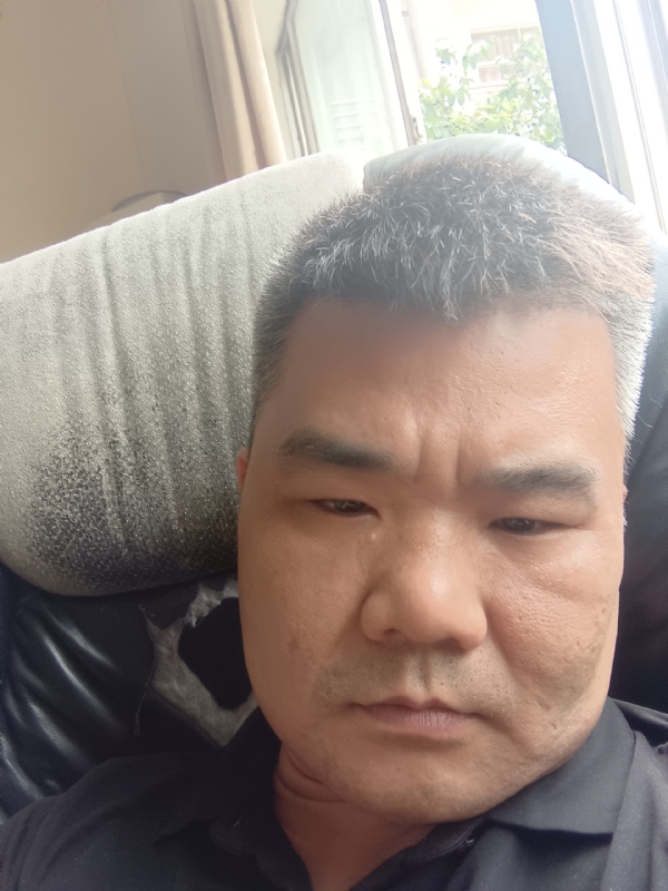 路人的第一张照片--百色相亲服务中心